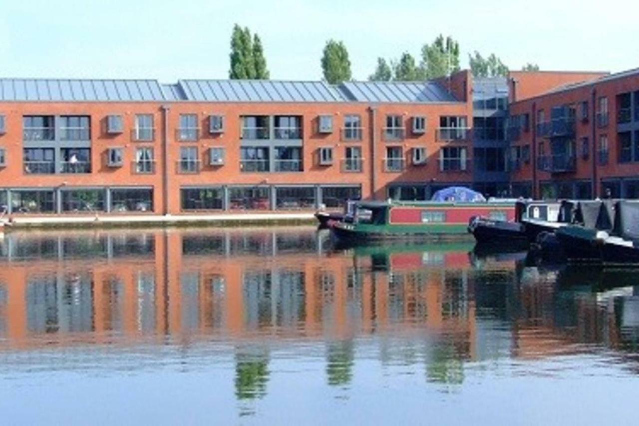 Canal Side ウスター エクステリア 写真